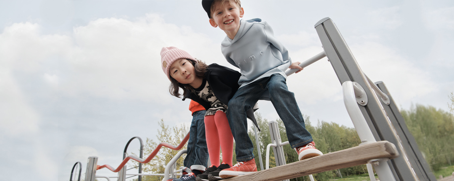 Какую одежду купить ребенку в школу