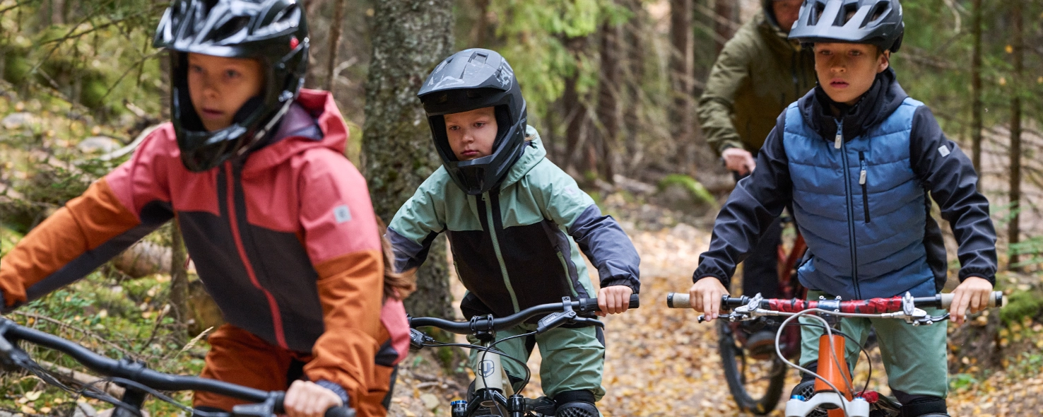 Новий одяг та взуття для дітей
